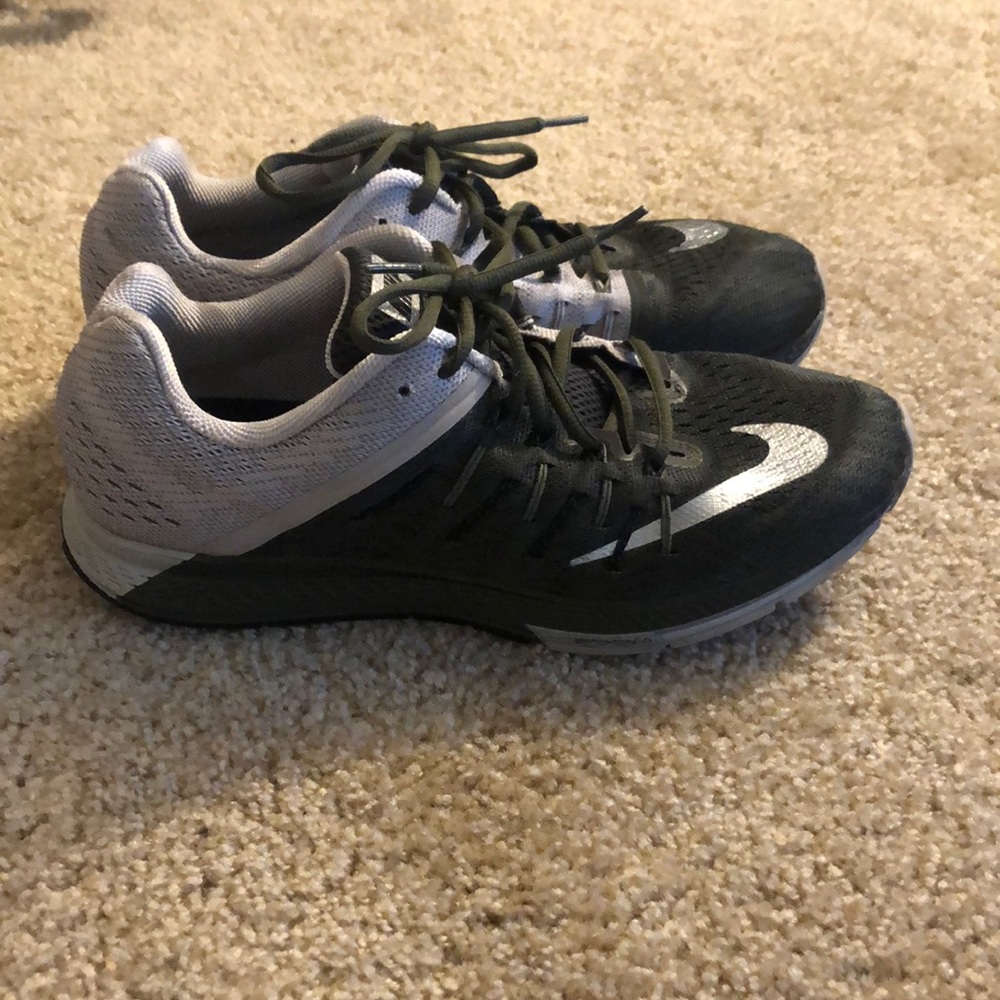 Nike Silver and Green Zoom Elite 8 Size 10
